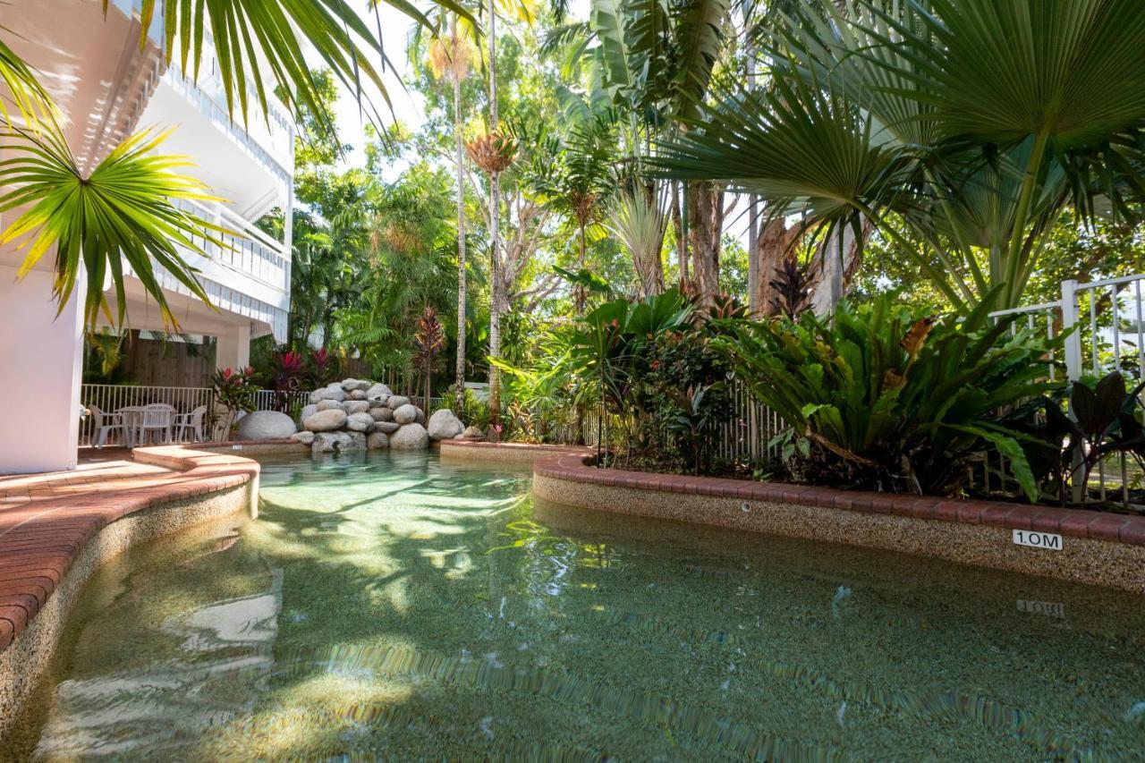 The White House Port Douglas Exterior foto
